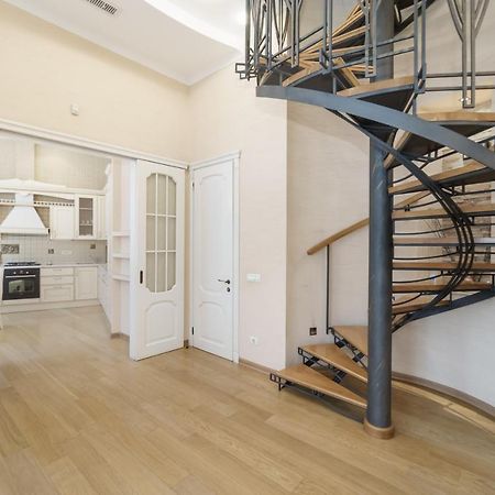 Katerynyska 2 Level Apartment With Sauna Odessa Dış mekan fotoğraf