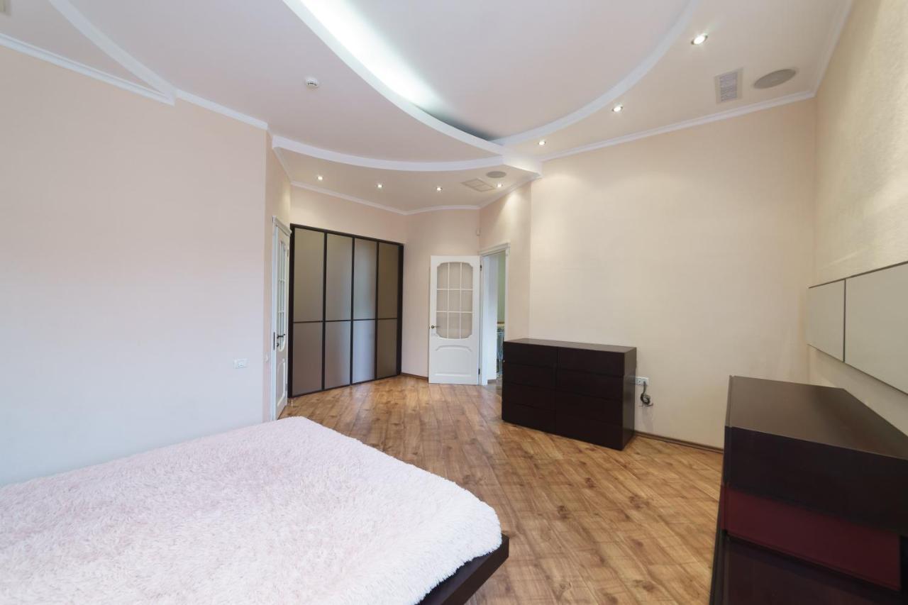 Katerynyska 2 Level Apartment With Sauna Odessa Dış mekan fotoğraf